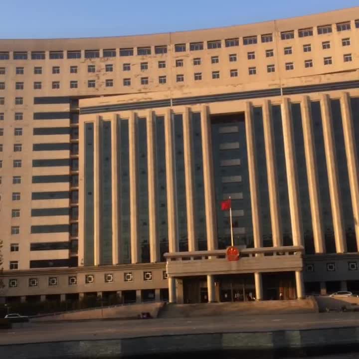 「霸州」市政府一景