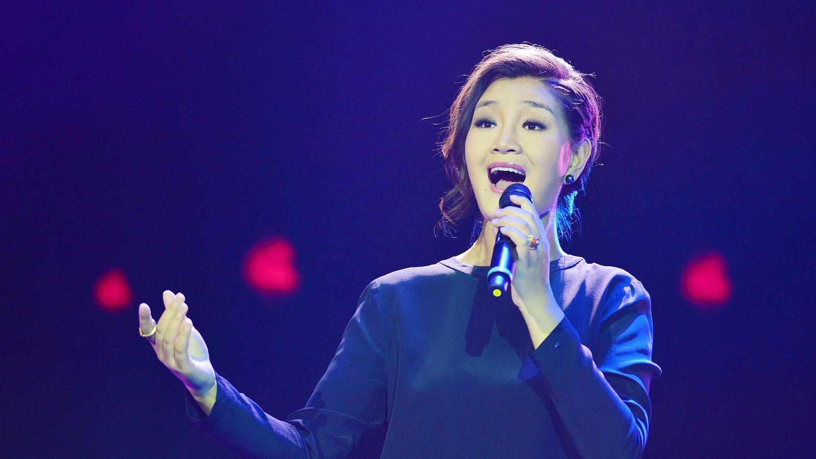 2017春晚最美女中音降央卓玛一首《走天涯》引全场观众泪飚!好听