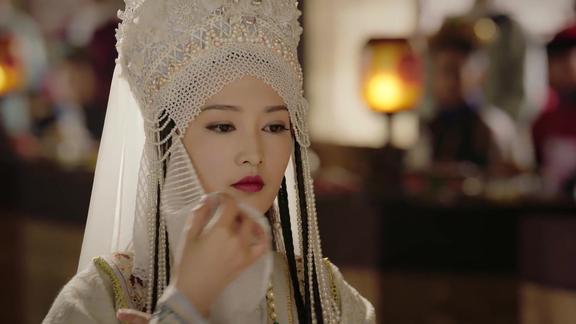 如懿传:寒香见一出场瞬间惊艳众生!直接吊打炩妃,皇上秒变舔狗