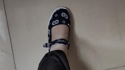 一带高跟方口布鞋视频在线观看 - 西瓜视频